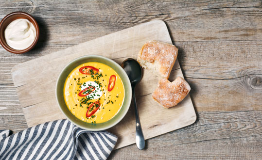 ซุปฟักทองและขิงมังสวิรัติ