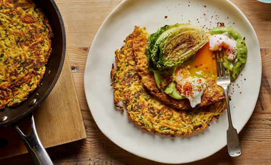 ขนมปังฟองน้ำกับถั่วและผัก